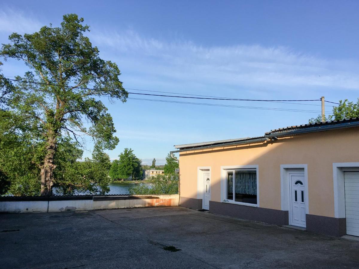 Ubytovani Fish-Com Apartment Steti Luaran gambar